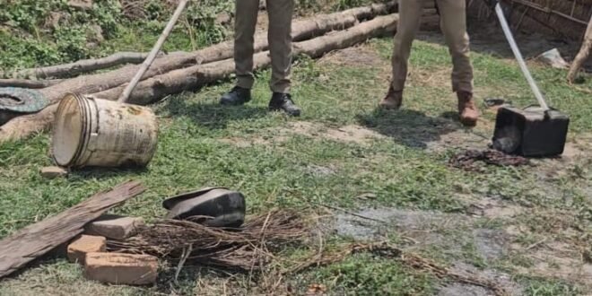 18 लीटर कच्ची के साथ दो गिरफ्तार