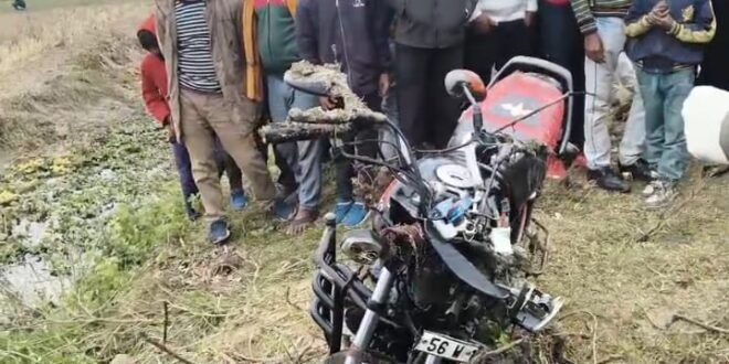 युवक का शव मिलने से गांव में सनसनी, दोस्त पर हत्या का आरोप