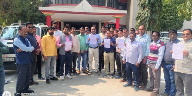 ग्राम रोजगार सेवकों को सात माह से नहीं मिला मानदेय ,आर्थिक तंगी से जूझ रहा परिवार जिलाधिकारी को संघ ने सौंपा ज्ञापन