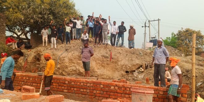 बागापार में पुल निर्माण की गुणवत्ता पर उठे सवाल, ग्रामीणों ने किया प्रदर्शन